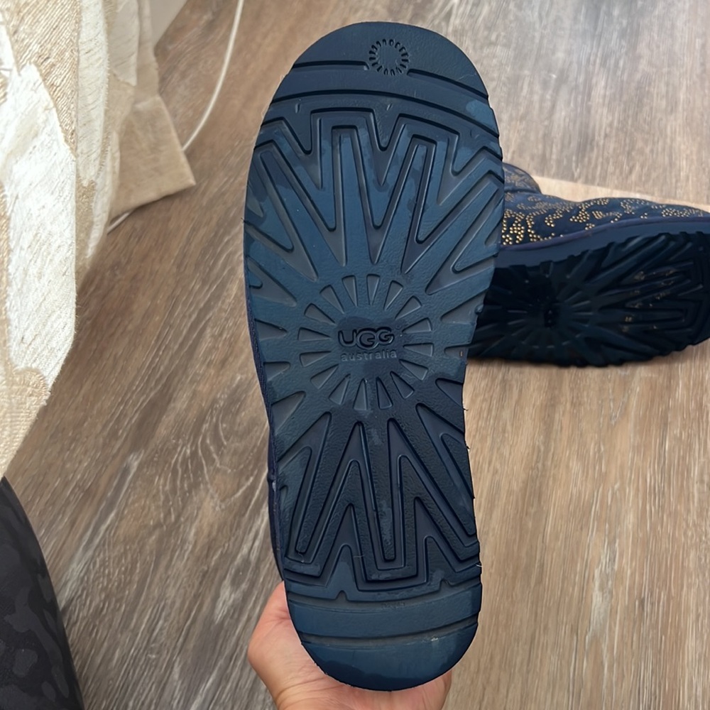 Ugg Short Boot Blue With Gold Pattern - image 5